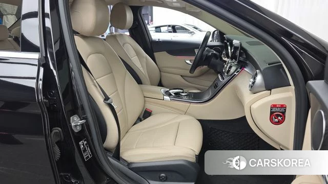 Mercedes-Benz C-Class W205 2018 Черный из Кореи, фото 2