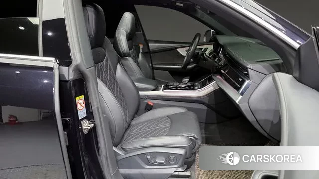 Audi Q8 (4M) 2020 Черный из Кореи, фото 2
