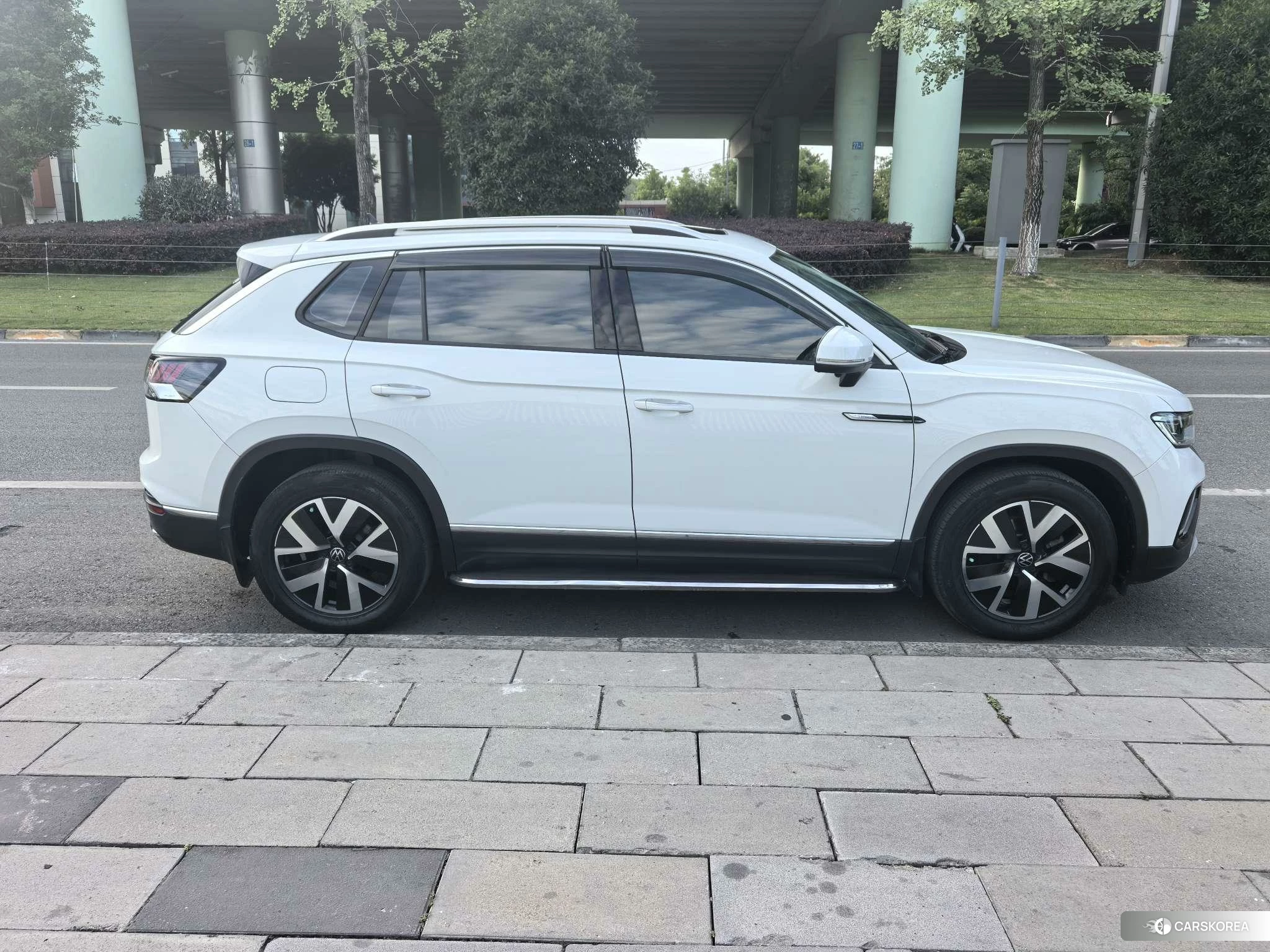 Volkswagen Tanyue 2022 Белый из Китая, фото 2