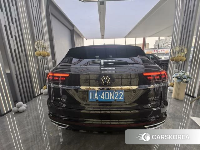 Volkswagen Tourang 2022 Черный из Китая, фото 2