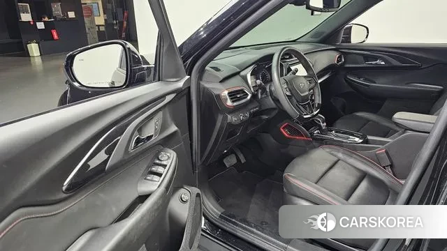 Chevrolet (GM Daewoo) Trailblazer 2023 Черный из Кореи, фото 2