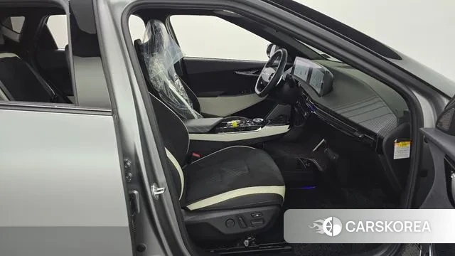 Kia EV6 2023 Серый из Кореи, фото 2