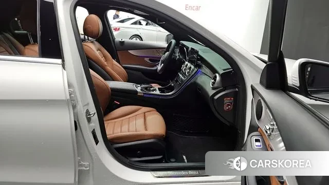 Mercedes-Benz C-Class W205 2021 Белый из Кореи, фото 2