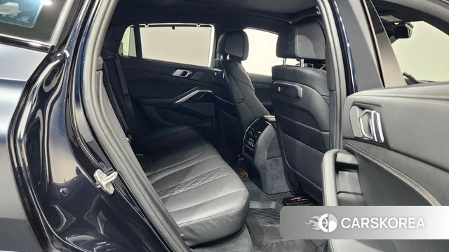 BMW X6 (G06) 2023 Черный из Кореи, фото 2