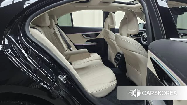Mercedes-Benz E-Class W214 2025 Черный из Кореи, фото 2