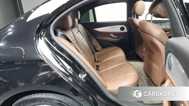 Mercedes-Benz E-Class W213 2020 Черный из Кореи, фото 2