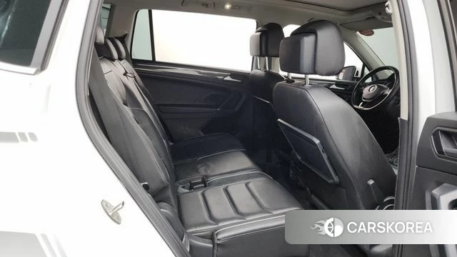 Volkswagen Tiguan Allspace 2020 Белый из Кореи, фото 2