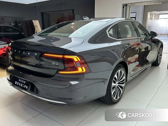 Volvo S90 2025 Темно-серый из Китая, фото 2