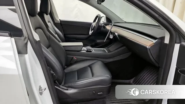 Tesla Model Y 2022 Белый из Кореи, фото 2