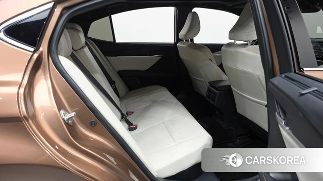 Toyota Camry (XV80) 2025 Коричневый из Кореи, фото 2