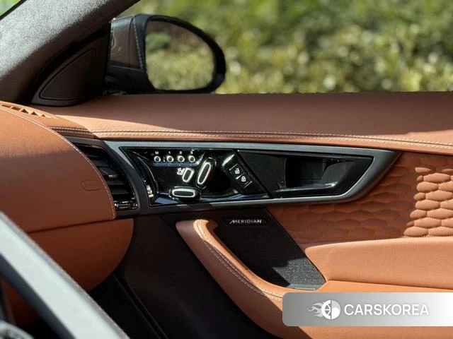 Jaguar F-TYPE 2024 Зеленый из Китая, фото 2