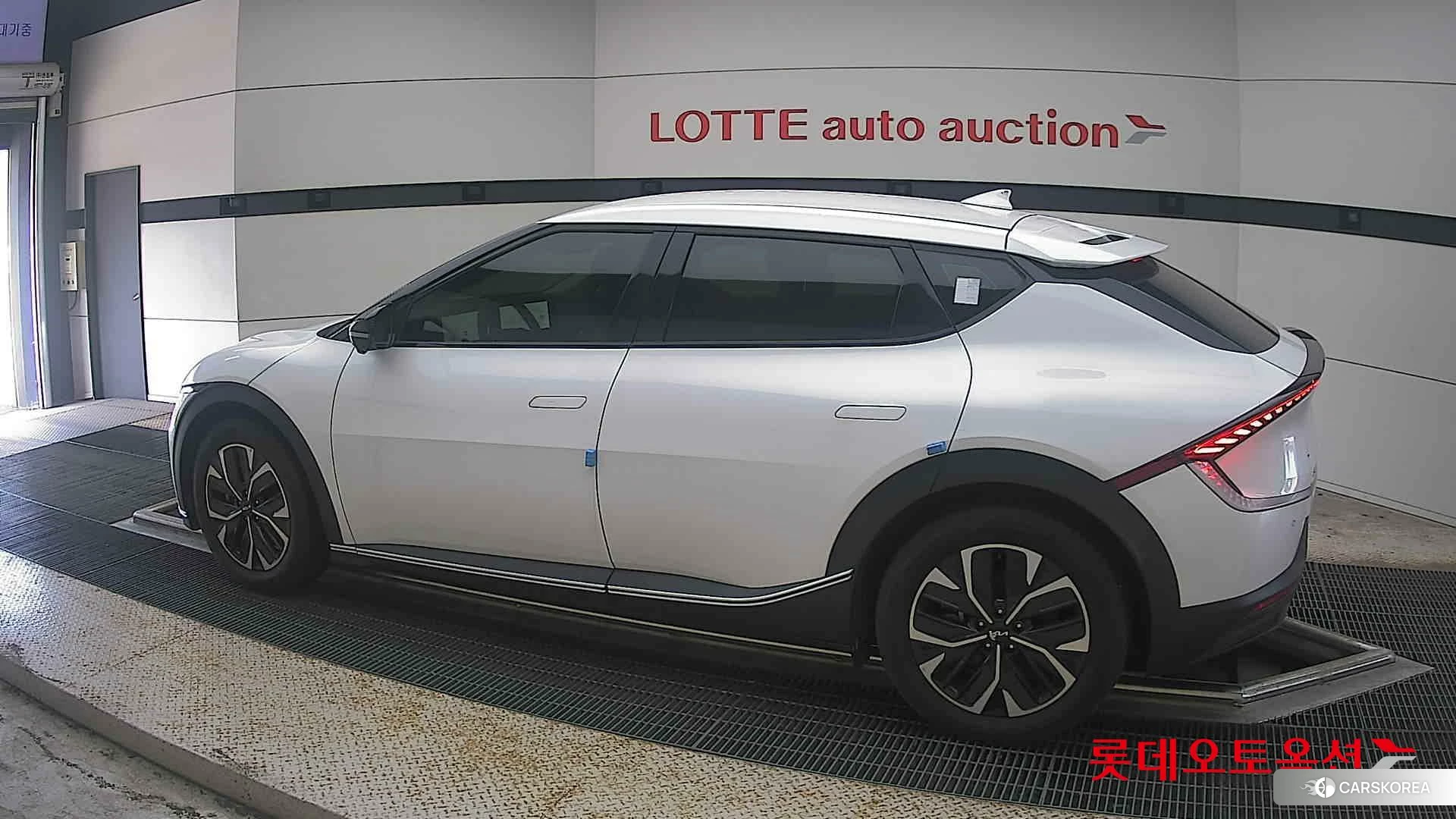 Kia EV6 2022 Белый из Кореи, фото 2