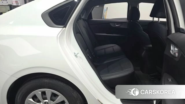 Kia The New K3 2nd generation 2022 Белый из Кореи, фото 2
