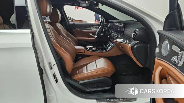 Mercedes-Benz E-Class W213 2019 Белый из Кореи, фото 2