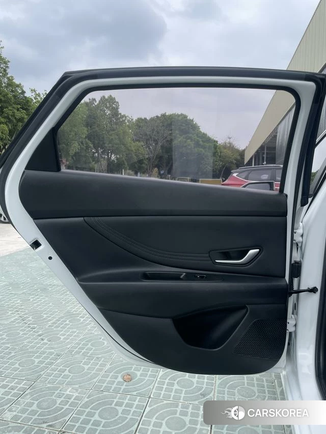 Hyundai Elantra 2022 Белый из Китая, фото 2