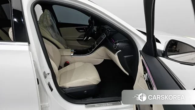 Mercedes-Benz C-Class W206 2024 Белый из Кореи, фото 2