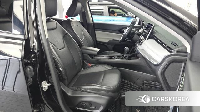 Jeep Compass 2nd Generation 2022 Черный из Кореи, фото 2