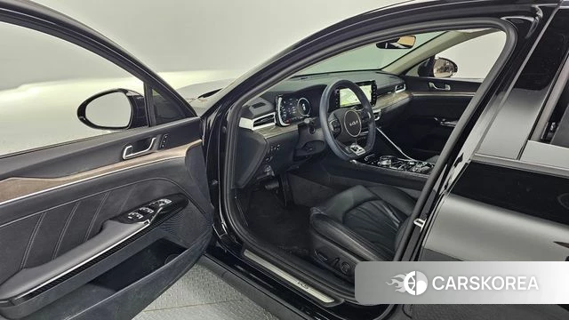 Kia K5 3rd generation 2023 Черный из Кореи, фото 2