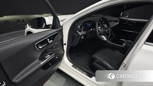 Mercedes-Benz C-Class W206 2024 Белый из Кореи, фото 2