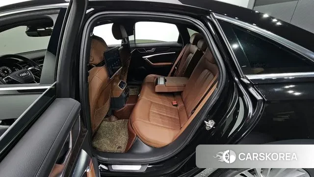Audi A6 (C8) 2021 Черный из Кореи, фото 2