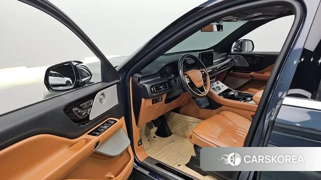 Lincoln Aviator 2nd generation 2022 Серый из Кореи, фото 2