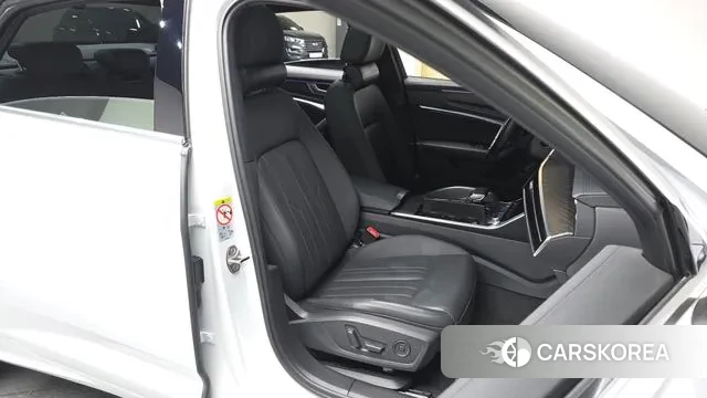 Audi A6 (C8) 2021 Белый из Кореи, фото 2