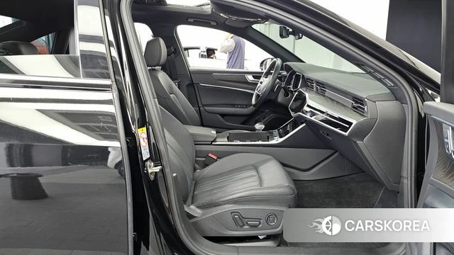 Audi A6 (C8) 2021 Черный из Кореи, фото 2