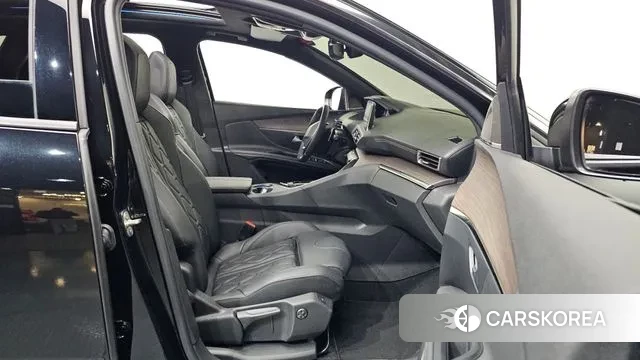 Peugeot 3008 second generation 2024 Черный из Кореи, фото 2