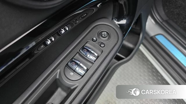 Mini Cooper Countryman 2021 Серебристо-серый из Кореи, фото 2