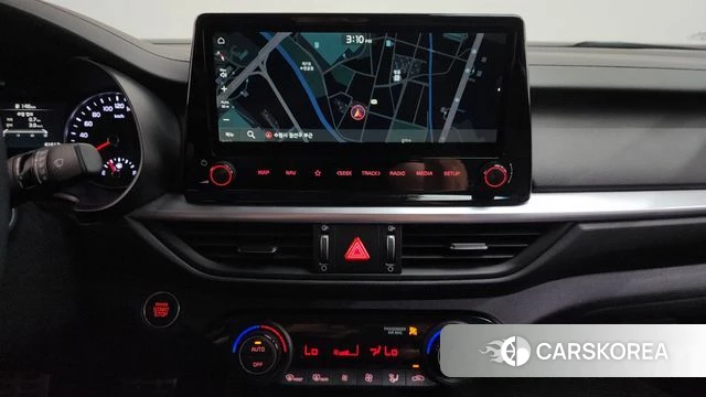 Kia The New K3 2nd generation 2024 Белый из Кореи, фото 2