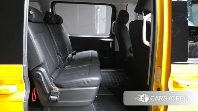 Hyundai Staria 2025 Желтый из Кореи, фото 2