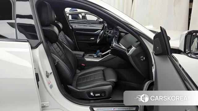 BMW i4 2023 Белый из Кореи, фото 2