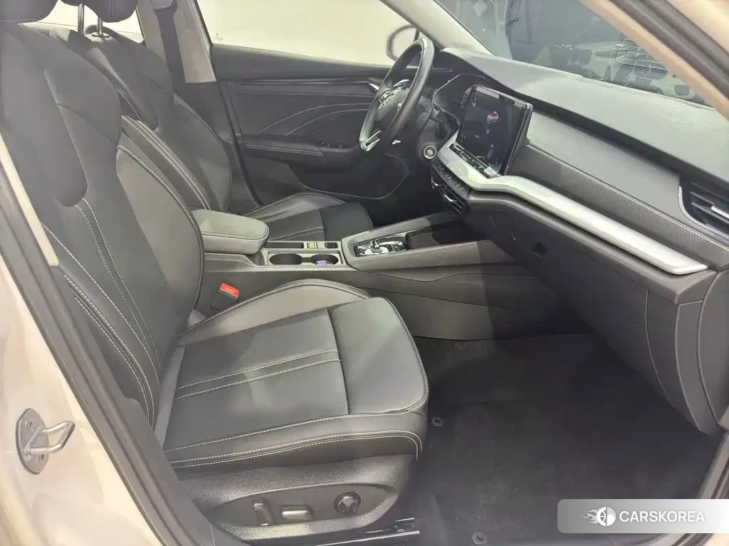 Skoda Octavia 2022 Белый из Китая, фото 2