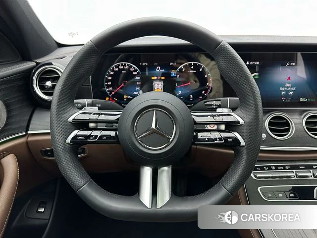 Mercedes-Benz E-class 2023 Черный из Китая, фото 2