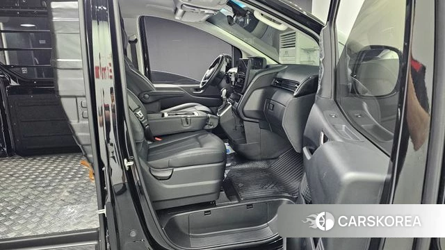 Hyundai Staria 2025 Черный из Кореи, фото 2