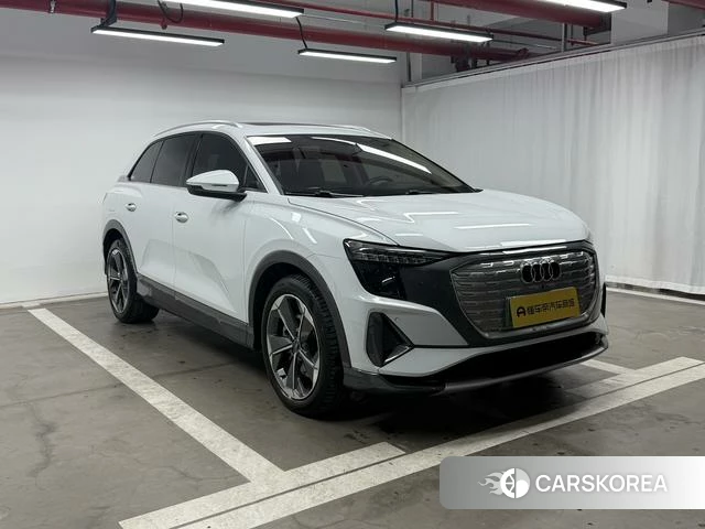 Audi Q5 e-tron 2022 Белый из Китая, фото 2