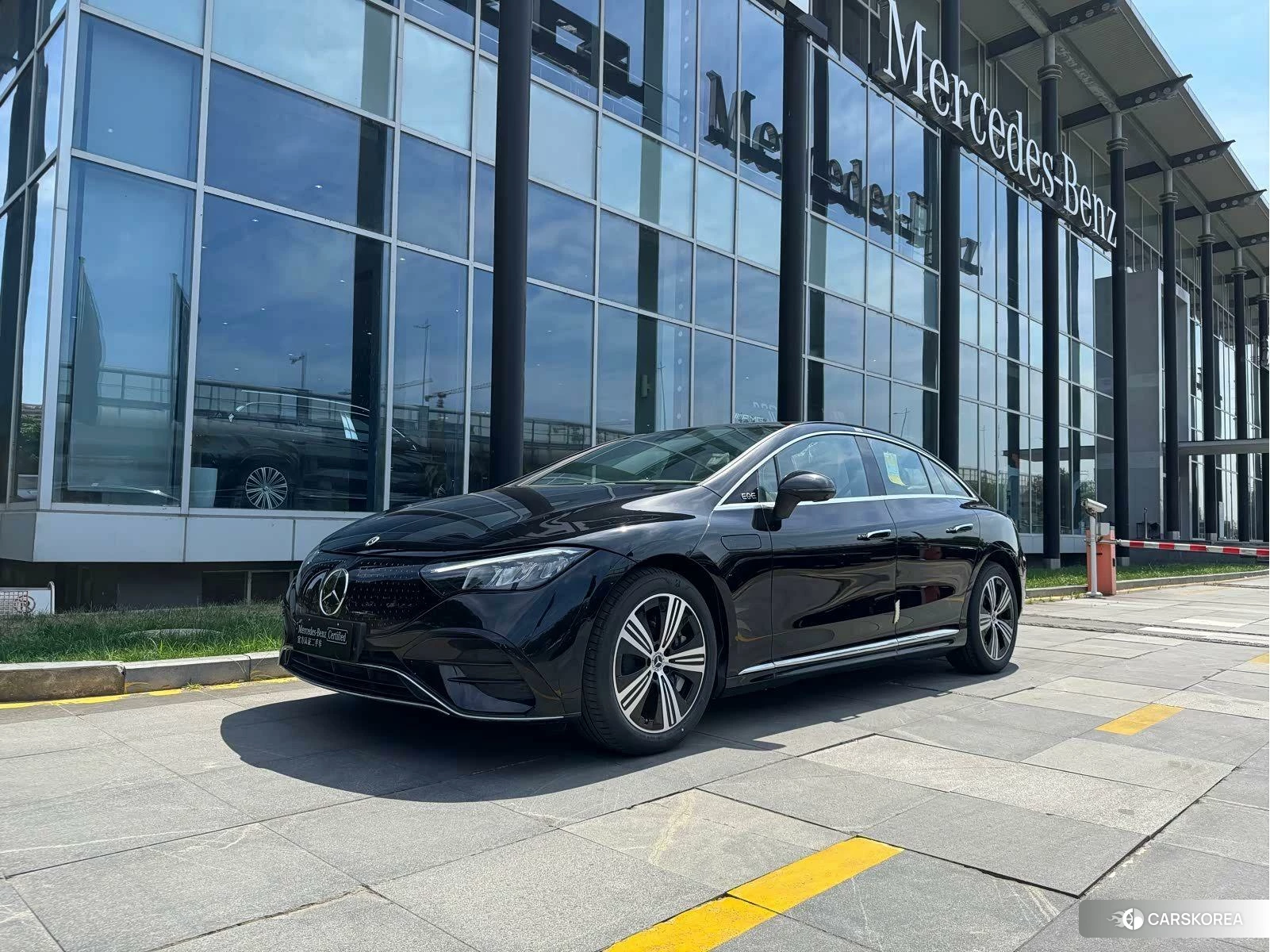 Mercedes-Benz EQE 2024 Черный из Китая, фото 2