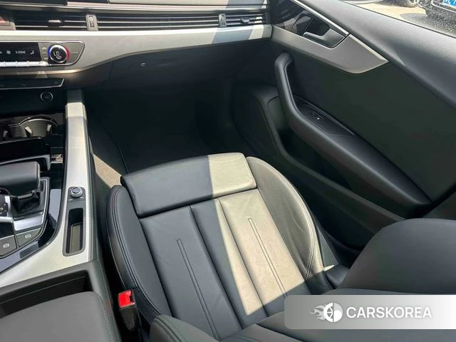 Audi A5 2025 Белый из Китая, фото 2