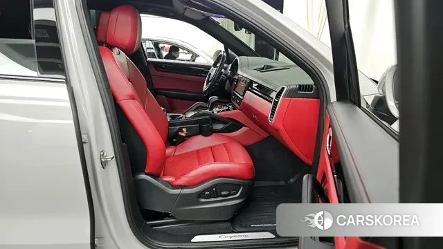 Porsche Cayenne (PO536) 2022 Серебряный из Кореи, фото 2