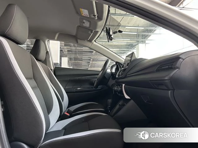 Toyota YARIS L Zhixuan 2021 Белый из Китая, фото 2