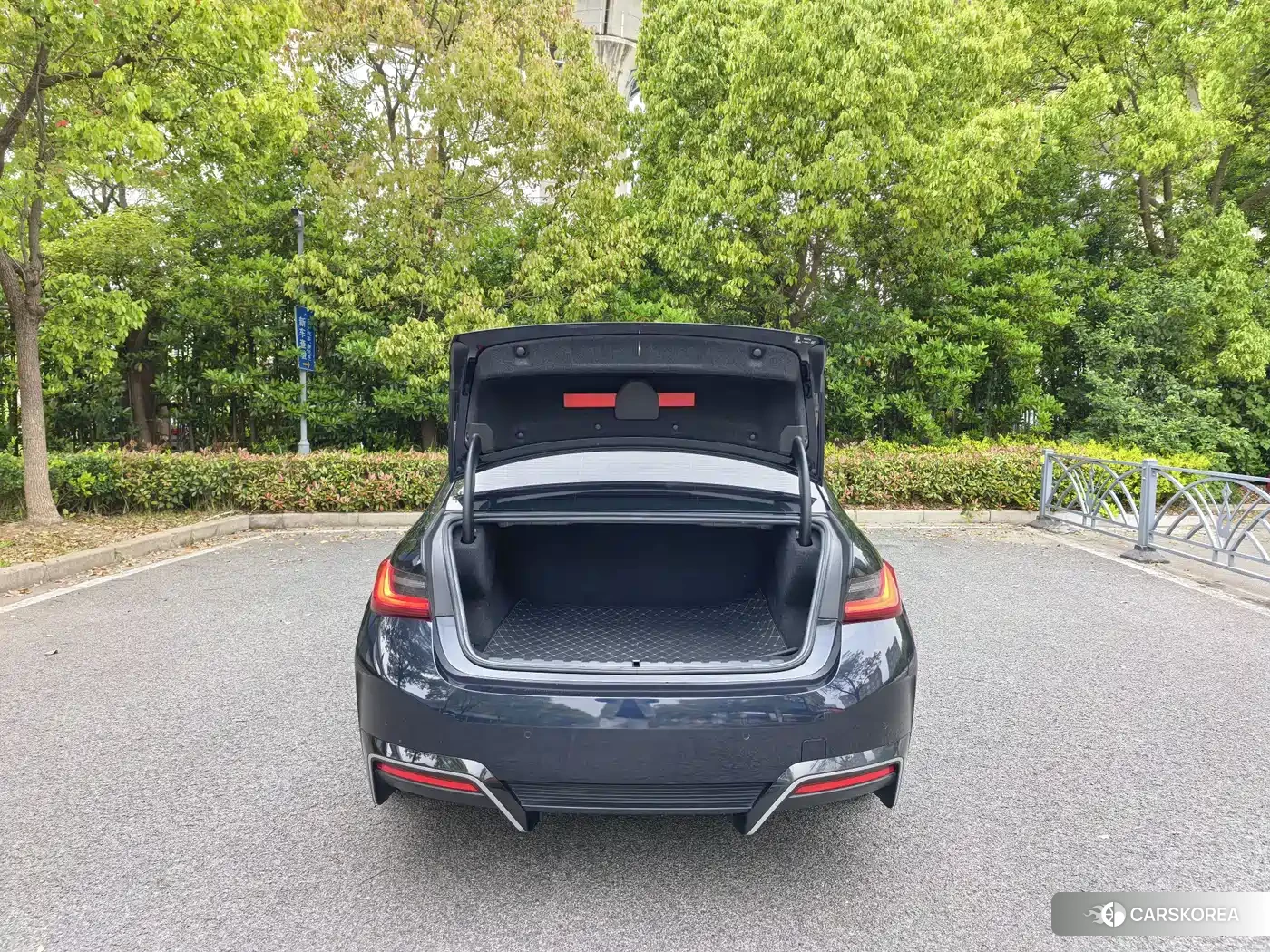 BMW i3 2024 Черный из Китая, фото 2