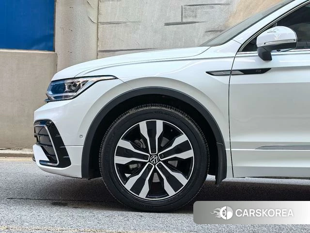 Volkswagen Tiguan L 2024 Белый из Китая, фото 2