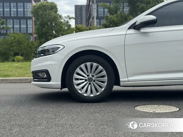 Volkswagen Lavida 2021 Белый из Китая, фото 2