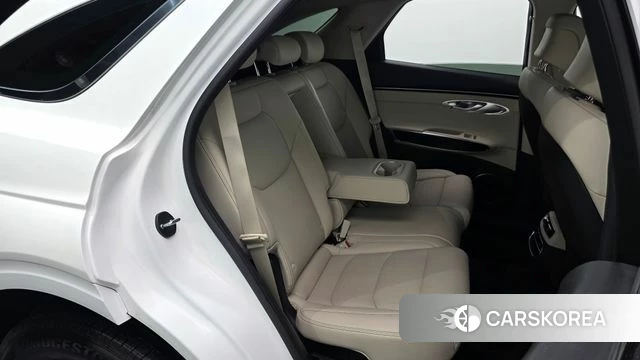 Genesis GV70 2023 Белый из Кореи, фото 2