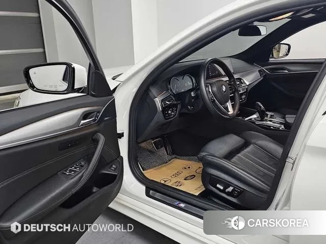 BMW 5 Series (G30) 2018 Белый из Кореи, фото 2