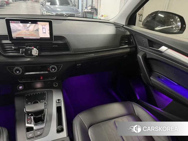 Audi Q5L 2021 Черный из Китая, фото 2