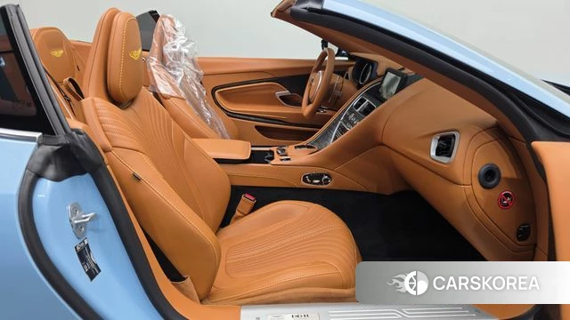 Aston Martin DB11 2022 Небесно-голубой из Кореи, фото 2