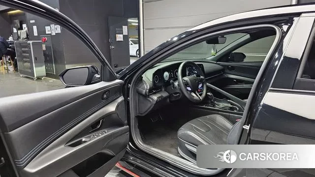 Hyundai The New Avante (CN7) 2023 Черный из Кореи, фото 2