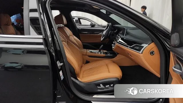 BMW 7 Series (G11) 2020 Черный из Кореи, фото 2