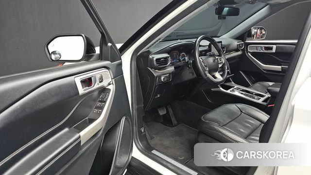 Ford Explorer 6th Generation 2022 Белый из Кореи, фото 2